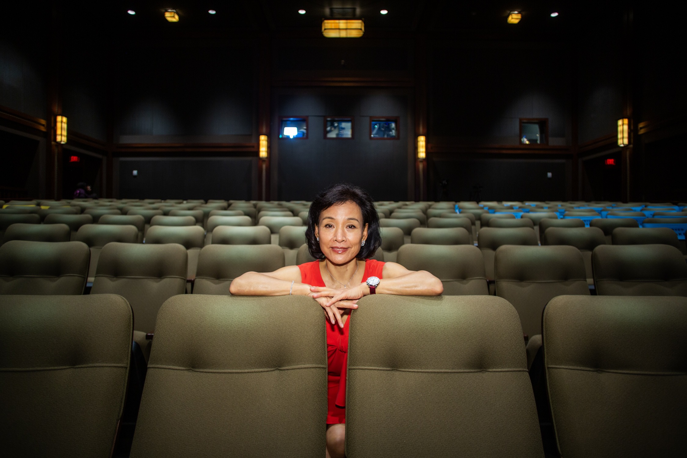 What Did Richard Beymer Whisper in Joan Chen's Ear in Twin Peaks?, image size:2250x1500